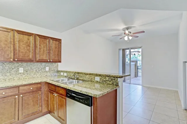 $2,500 | 6515 Diamond Springs Terrace, Unit 2404, West Palm Beach, FL 33411