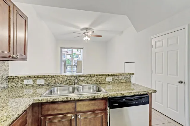 $2,500 | 6515 Diamond Springs Terrace, Unit 2404, West Palm Beach, FL 33411