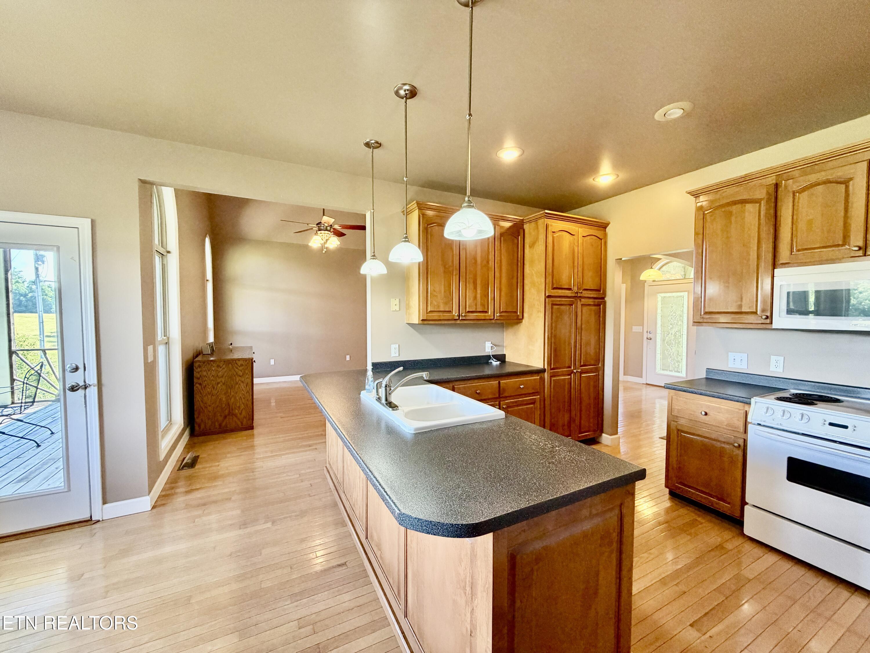 1770 Buffalo Road Oneida, TN 37841 - Photo 16 of 57 26