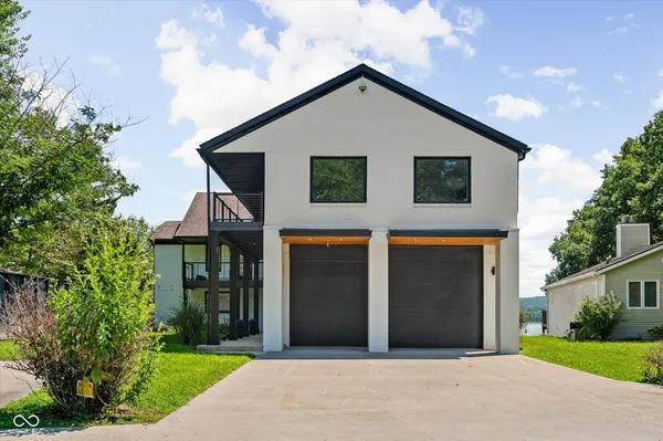 $2,000,000 | 7800 North Lakewood Drive, Unionville, IN 47468