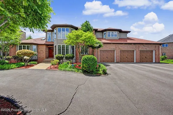 $785,000 | 602 Hampton Road, Clarks Summit, PA 18411