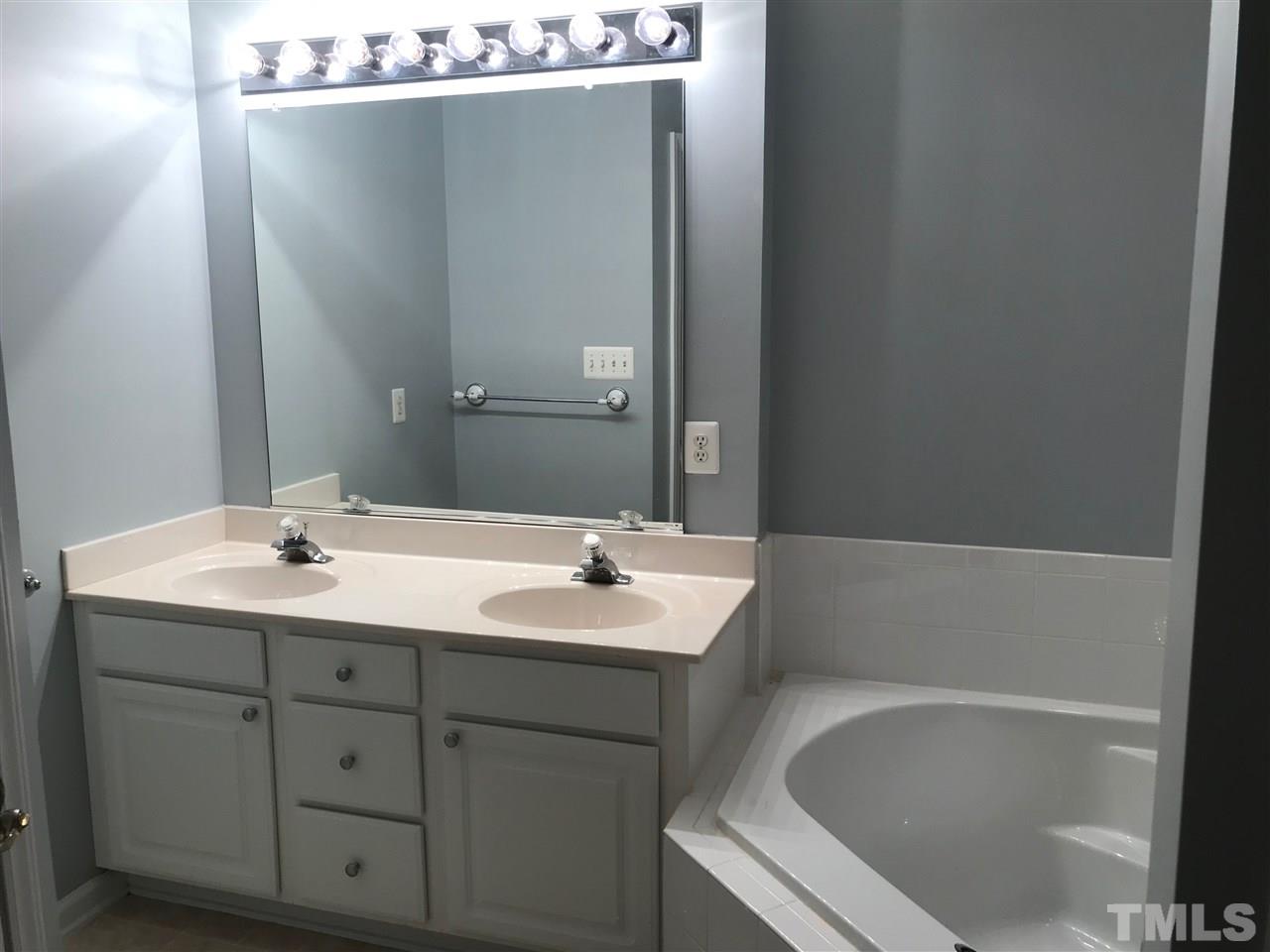 5506 Vista View Court Raleigh, NC 27612 - Photo 22 of 24 Gallery Image 22