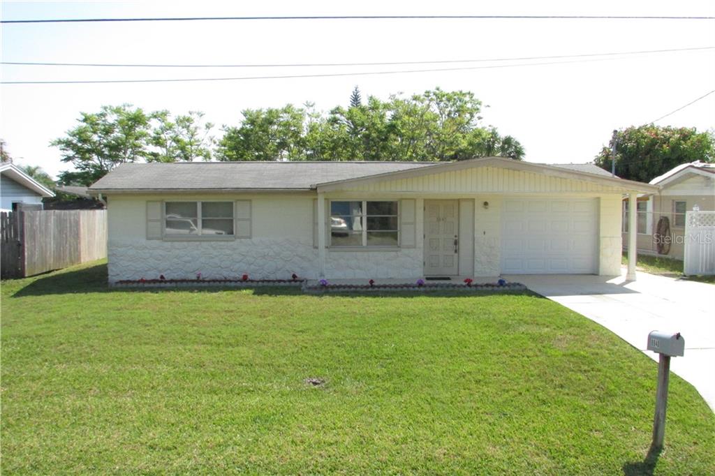 Good Curb Appeal !