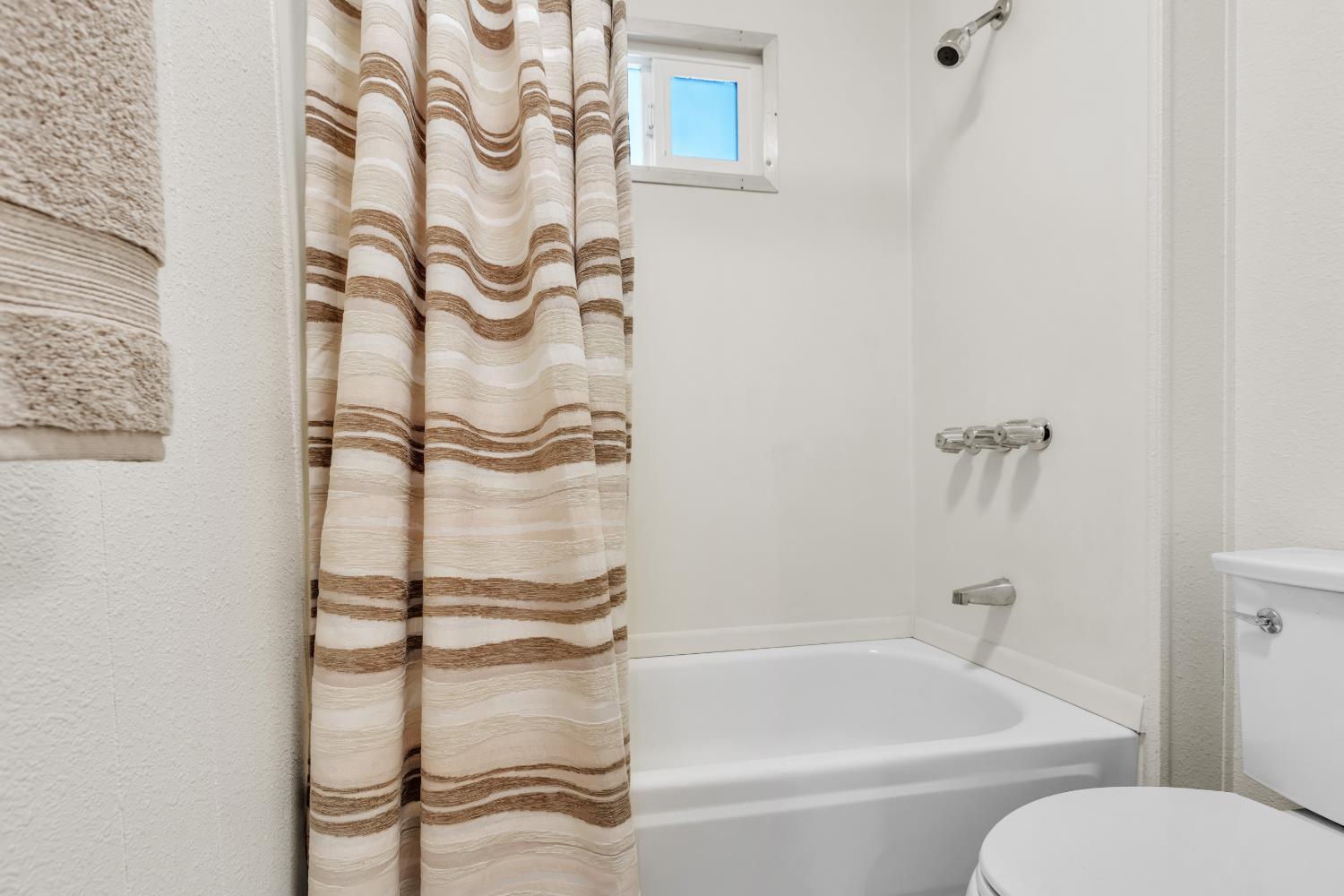 3816 Moana Way Modesto, CA 95355 - Photo 8 of 31