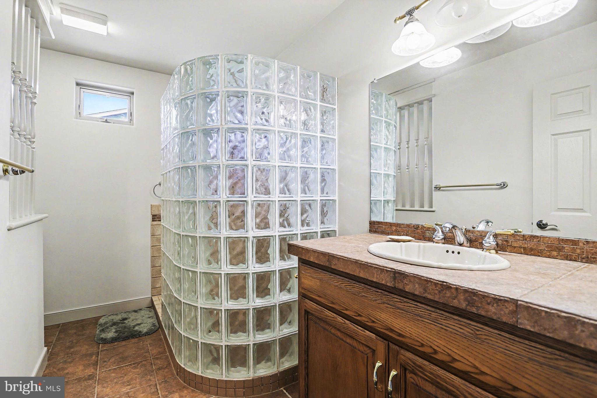 615 West 3rd Avenue Lititz, PA 17543 - Photo 24 of 48