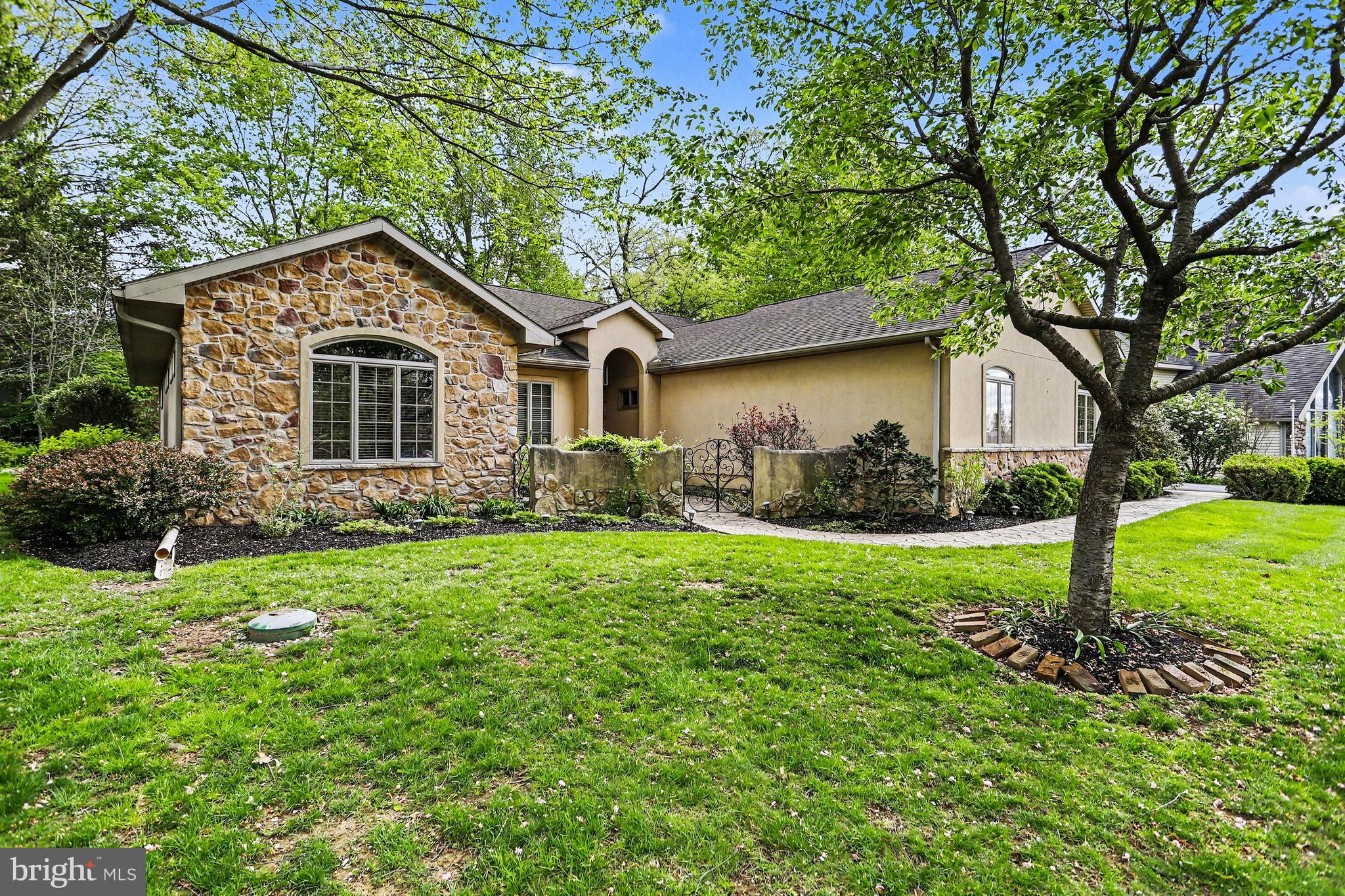 615 West 3rd Avenue Lititz, PA 17543 - Photo 3 of 48