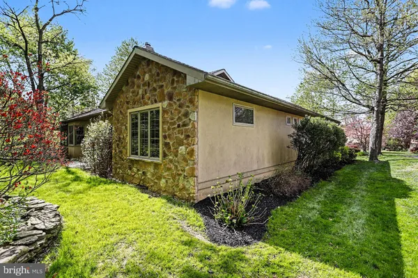 $575,000 | 615 West 3rd Avenue, Lititz, PA 17543