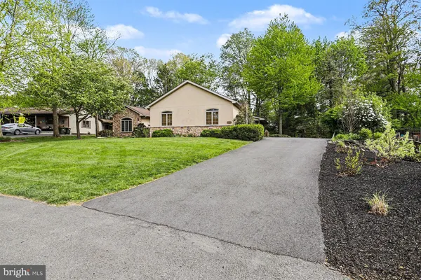 $575,000 | 615 West 3rd Avenue, Lititz, PA 17543