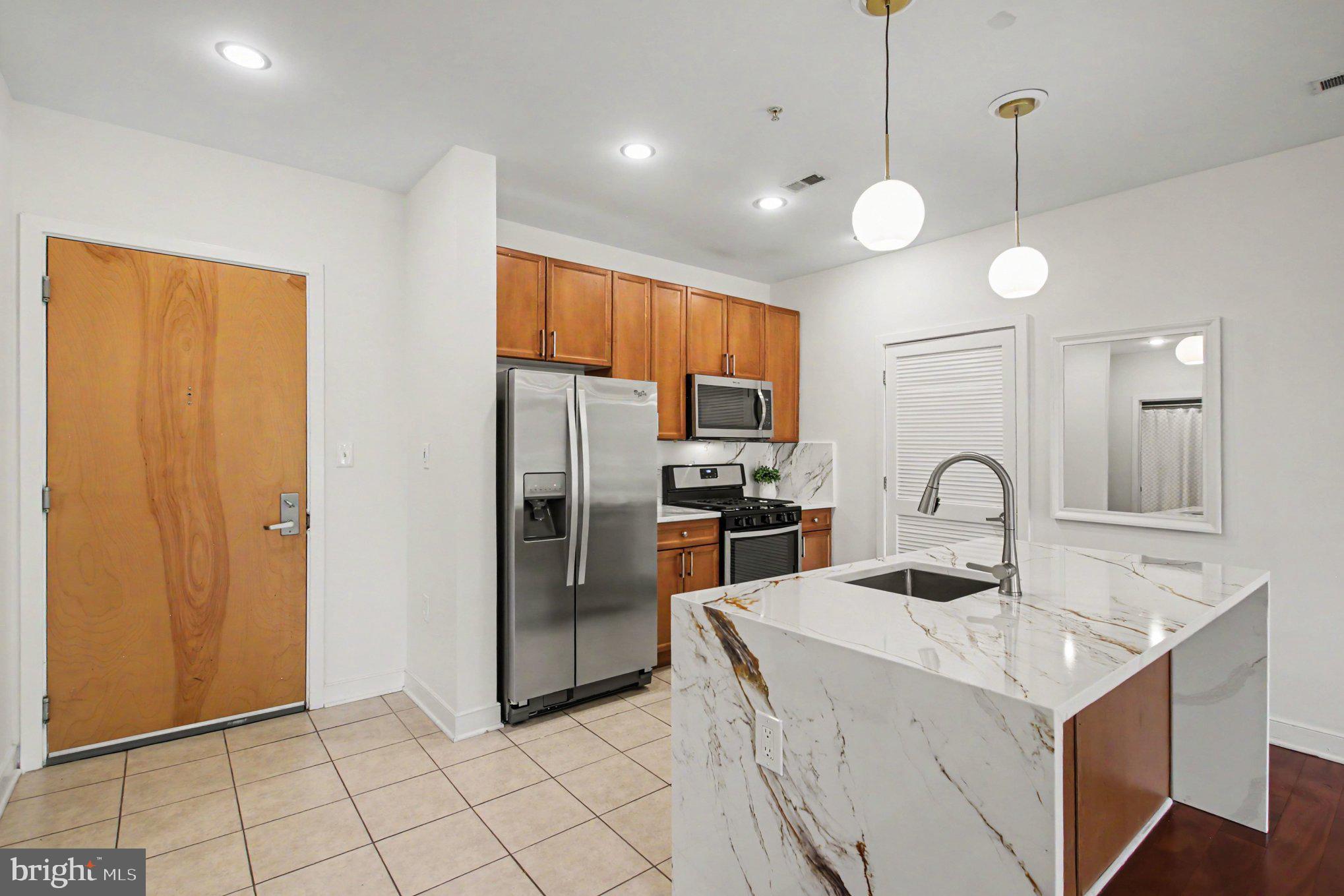 181 East Reed Avenue, Unit 201 Alexandria, VA 22305 - Photo 3 of 20