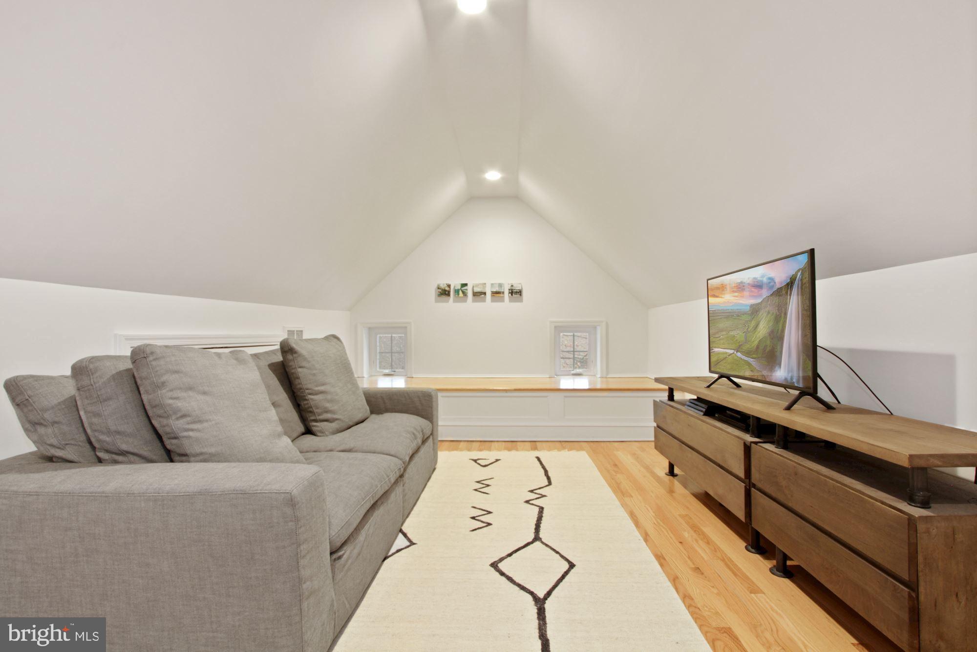 522 Cambridge Road Bala Cynwyd, PA 19004 - Photo 34 of 44 Gallery Image 34