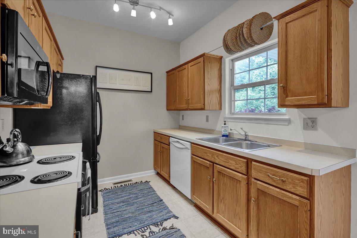 17 Charlemont Court Reading, PA 19607 - Photo 14 of 30