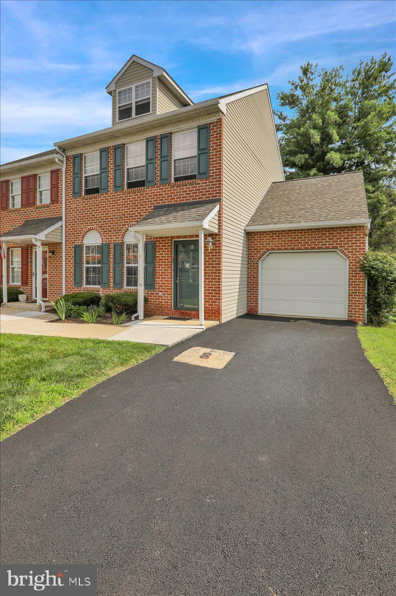 17 Charlemont Court Reading, PA 19607 - Photo 4 of 30