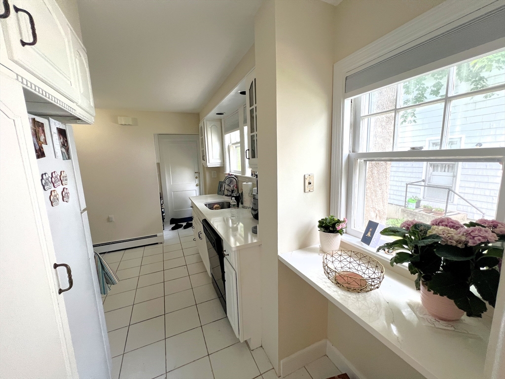 19 Maple Street, Unit 19 Newton, MA 02466 - Photo 28 of 30