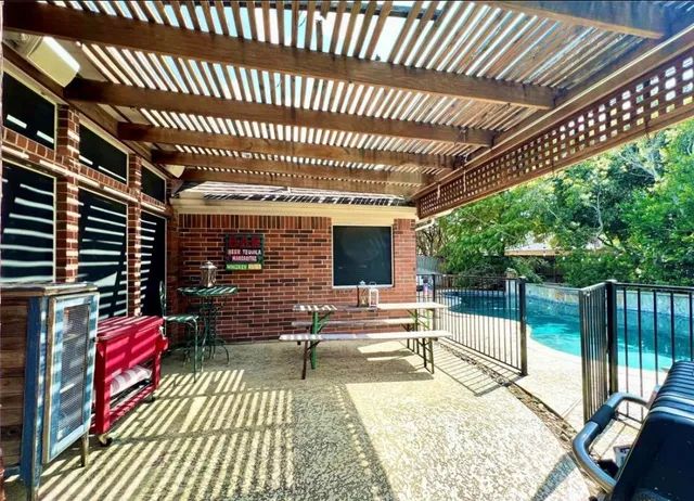 $2,650 | 14 Crestview Trail, Houston, TX 77082