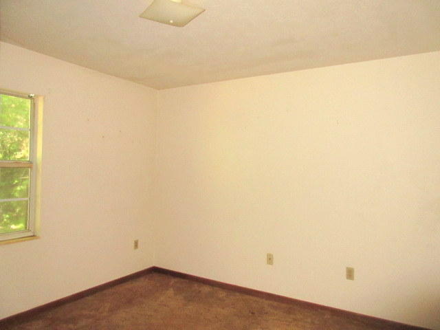 2527 Dutch Valley Road Clinton, TN 37716 - Photo 4 of 10 bdr2