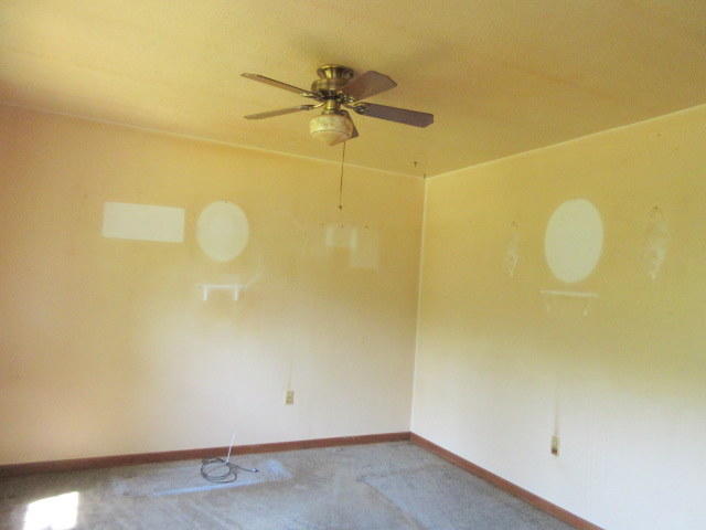 2527 Dutch Valley Road Clinton, TN 37716 - Photo 8 of 10 room
