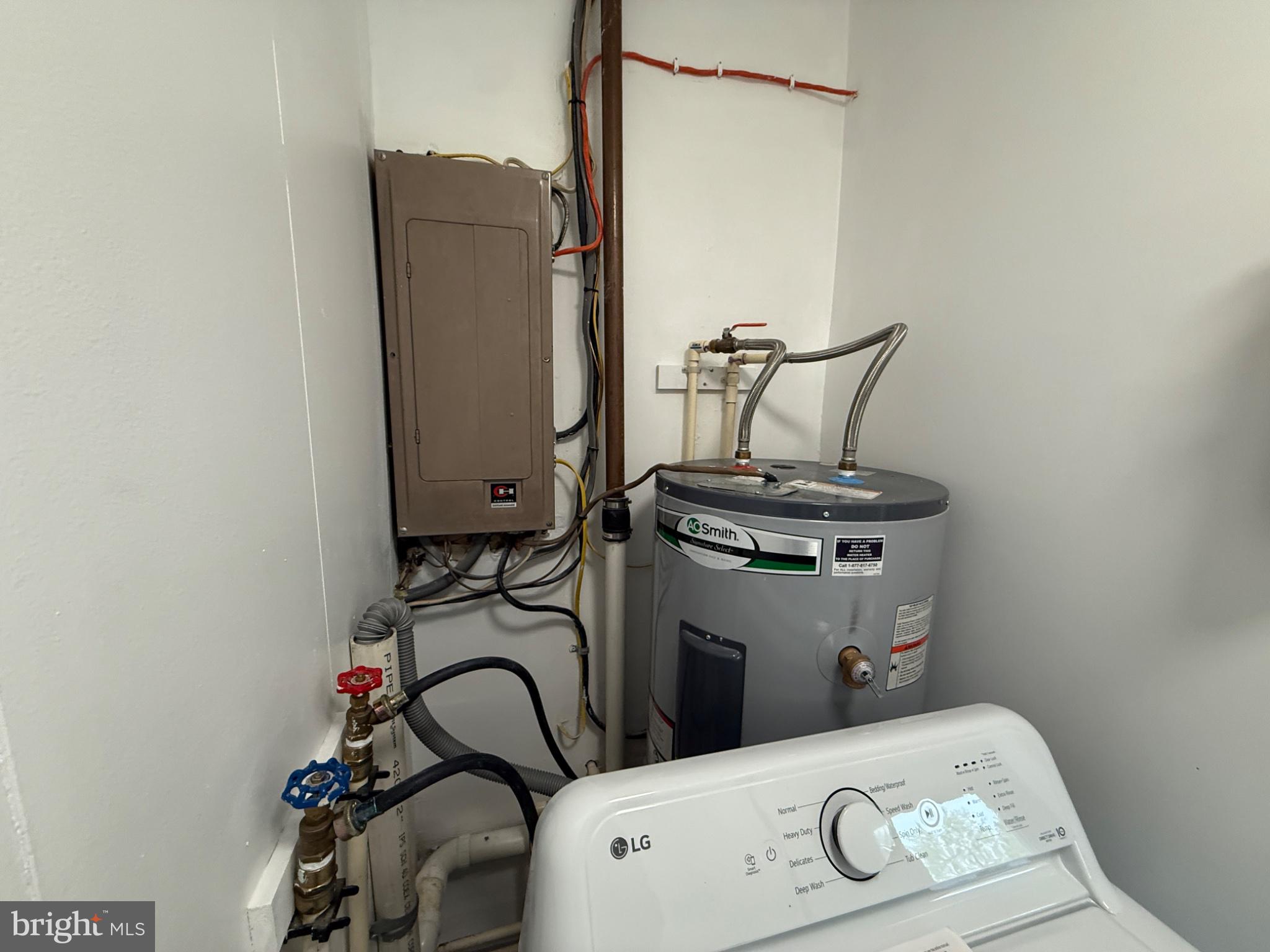 416 Breslin Road Joppa, MD 21085 - Photo 31 of 32 Utility space with essential appliances.