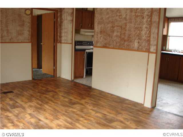57 Simms Road Cumberland, VA 23040 - Photo 3 of 5 Living Room