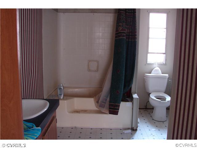 57 Simms Road Cumberland, VA 23040 - Photo 4 of 5 Master Bath