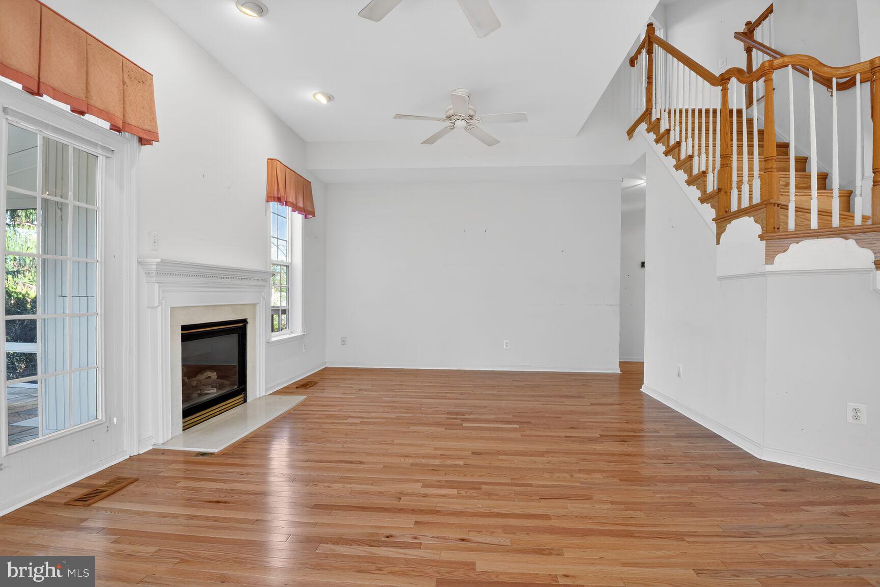 4734 Feature Oak Way Fairfax, VA 22032 - Photo 14 of 47 Family Room