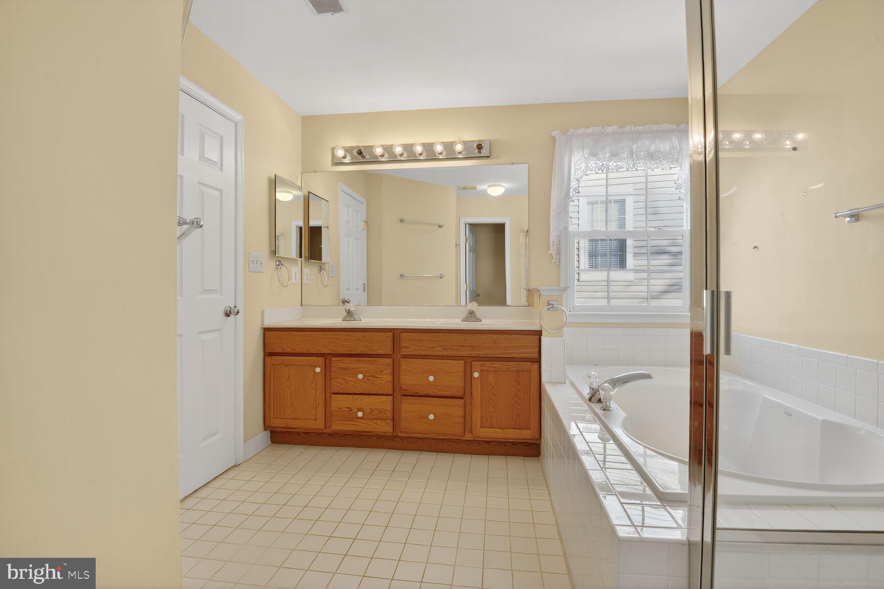 4734 Feature Oak Way Fairfax, VA 22032 - Photo 28 of 47 Bathroom