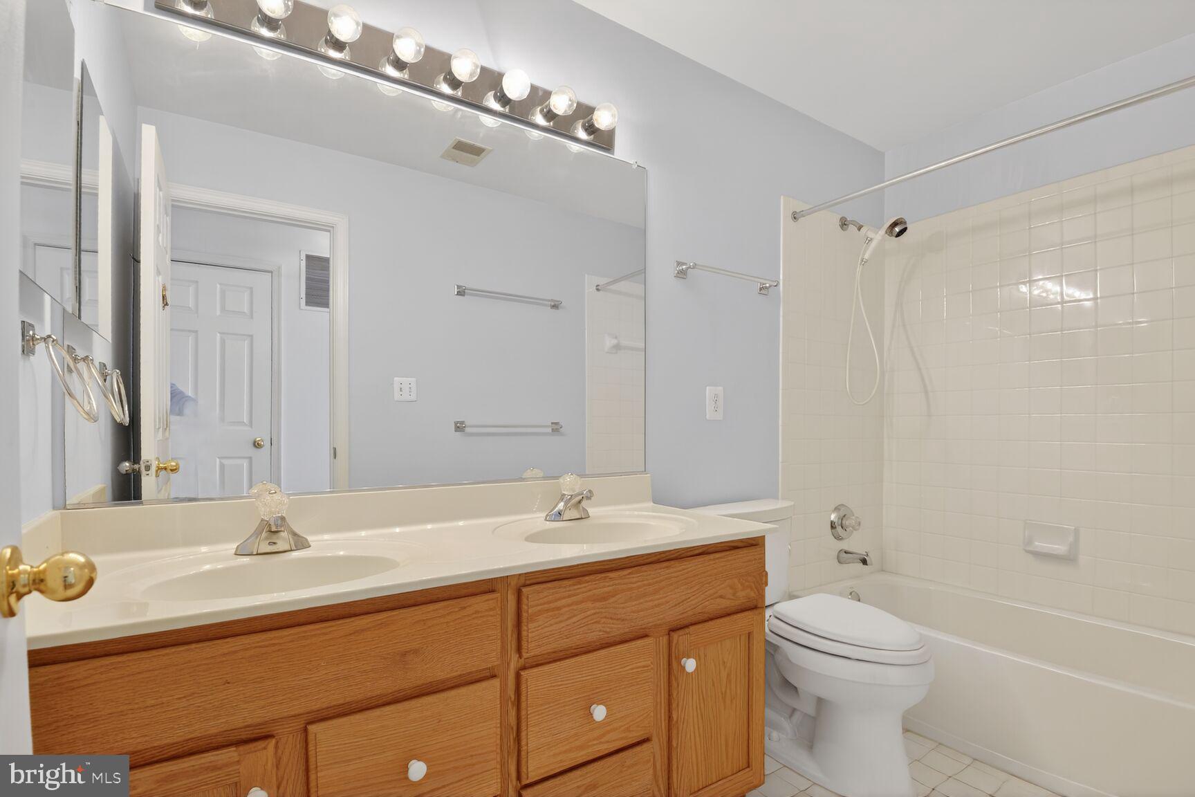 4734 Feature Oak Way Fairfax, VA 22032 - Photo 31 of 47 Upper Level Bathroom