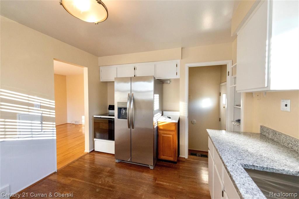 3302 Harvard Road Royal Oak, MI 48073 - Photo 4 of 24