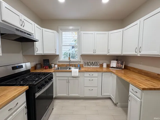 $238,500 | 1013 East Fairview Avenue, South Bend, IN 46614