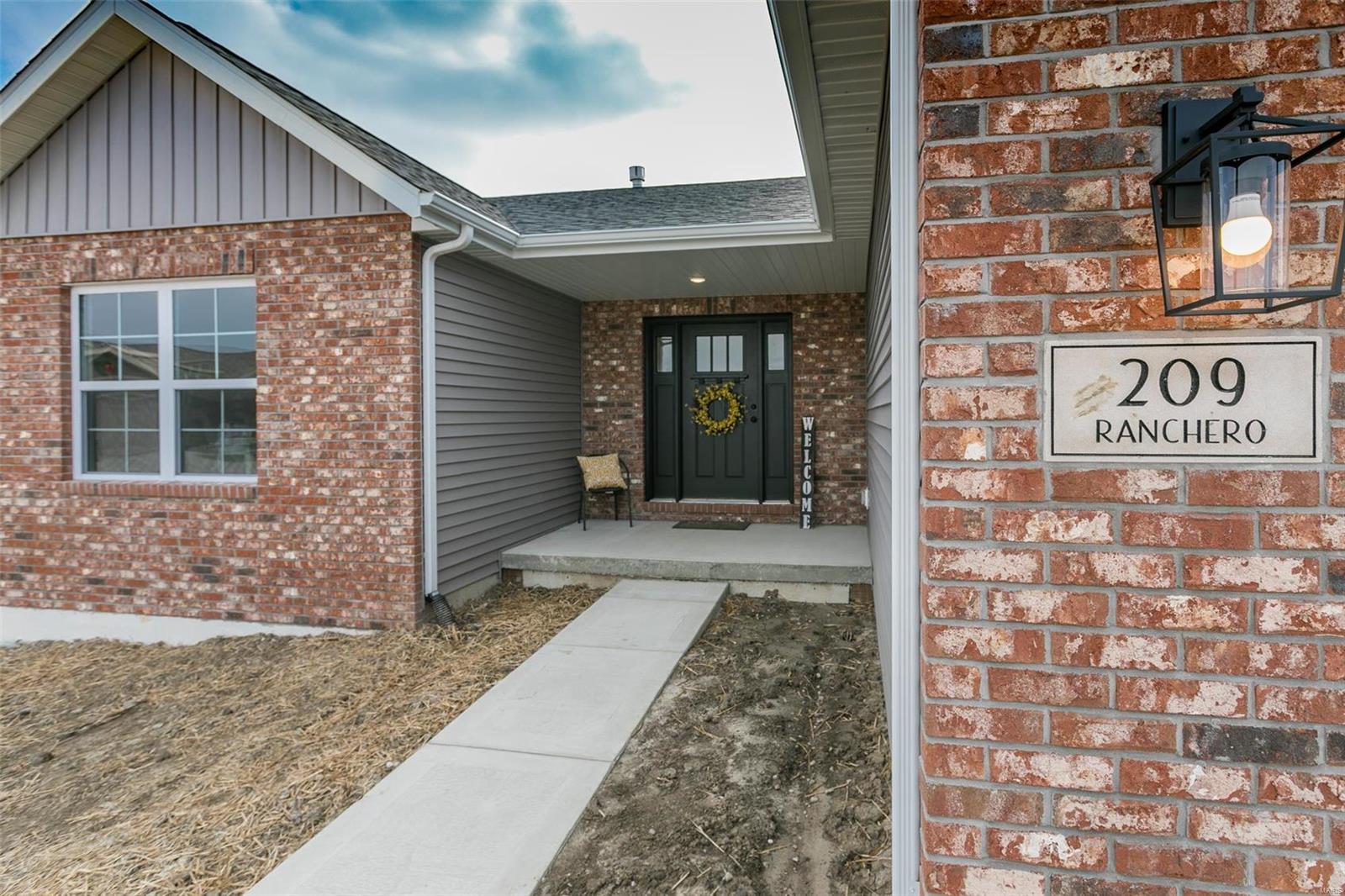 209 Ranchero Drive Hamel, IL 62046 - Photo 3 of 32