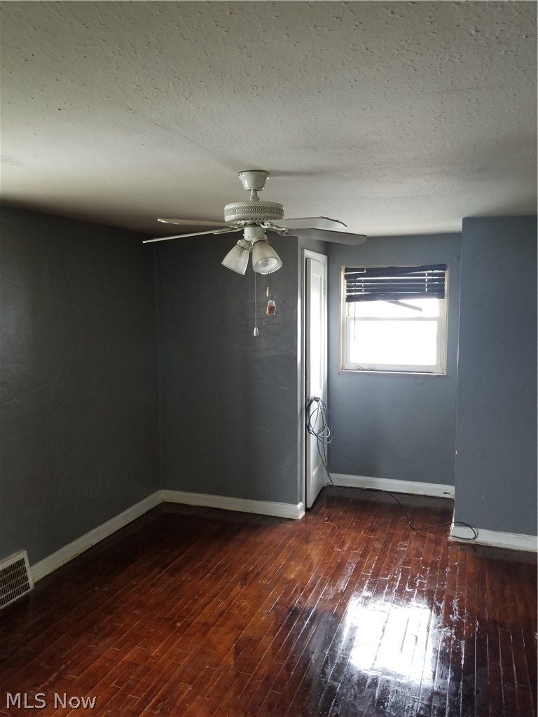 23561 Colbourne Road Euclid, OH 44123 - Photo 8 of 13
