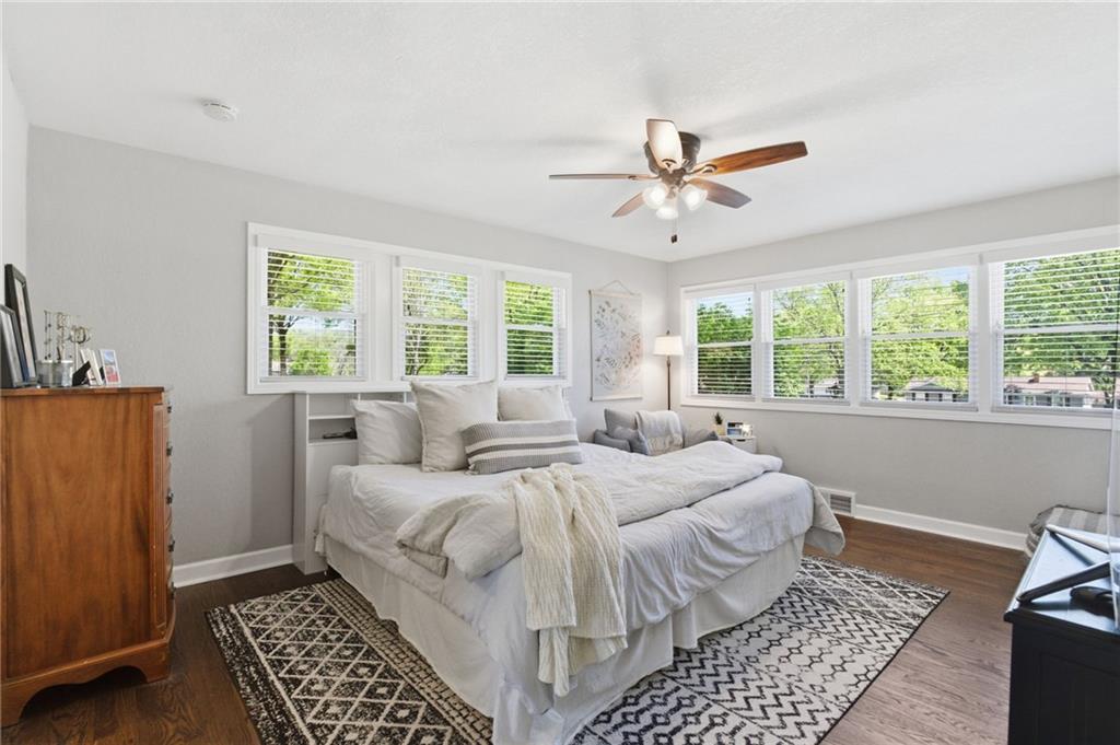 4402 South Phelps Road Independence, MO 64055 - Photo 16 of 33