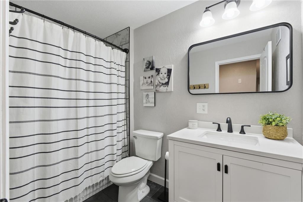 4402 South Phelps Road Independence, MO 64055 - Photo 22 of 33