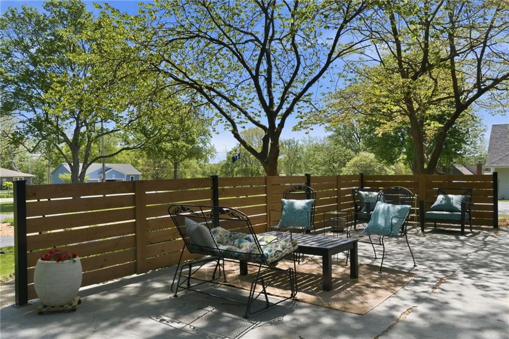 4402 South Phelps Road Independence, MO 64055 - Photo 4 of 33