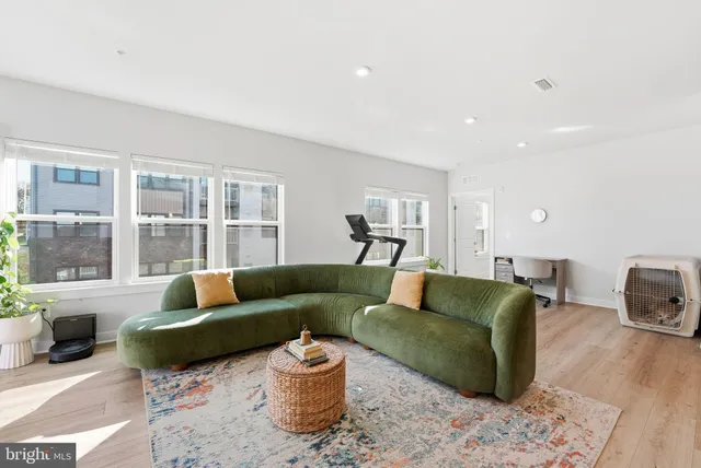 $2,800 | 46294 Mount Milstead Terrace, Unit 305, Sterling, VA 20164