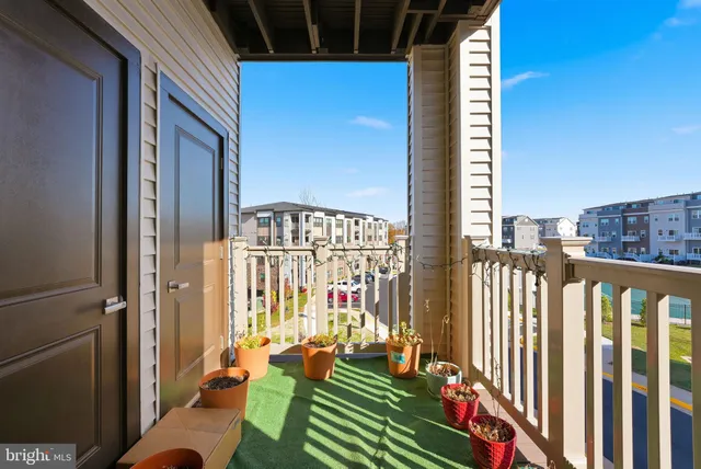 $2,800 | 46294 Mount Milstead Terrace, Unit 305, Sterling, VA 20164