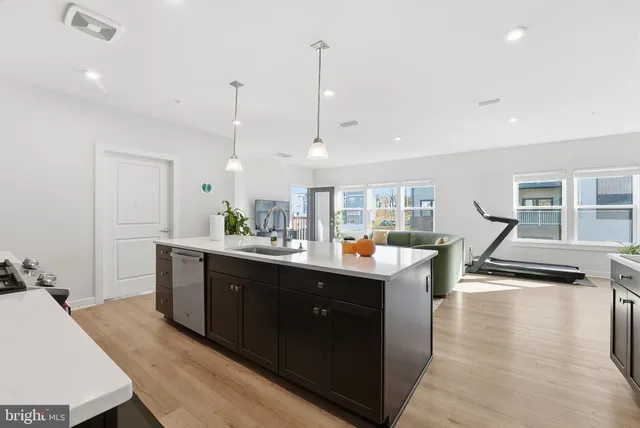 $2,800 | 46294 Mount Milstead Terrace, Unit 305, Sterling, VA 20164