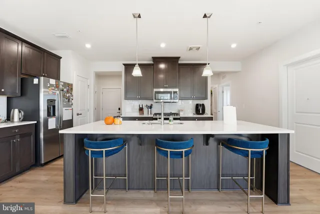 $2,800 | 46294 Mount Milstead Terrace, Unit 305, Sterling, VA 20164