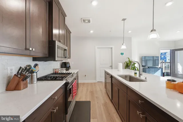 $2,800 | 46294 Mount Milstead Terrace, Unit 305, Sterling, VA 20164