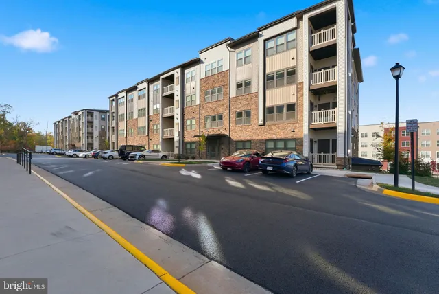 $2,800 | 46294 Mount Milstead Terrace, Unit 305, Sterling, VA 20164