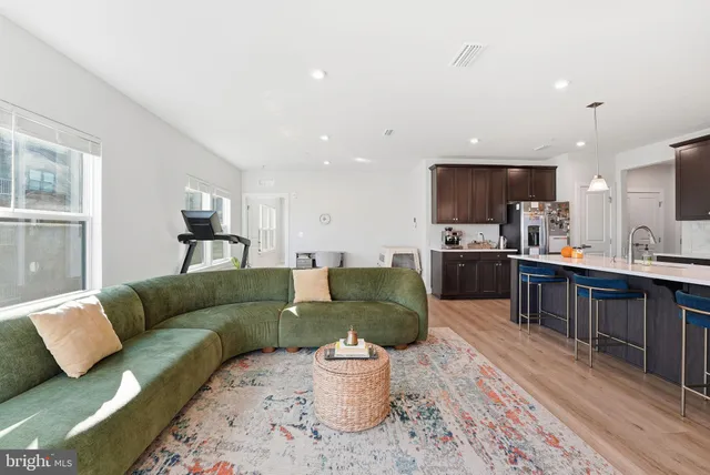 $2,800 | 46294 Mount Milstead Terrace, Unit 305, Sterling, VA 20164