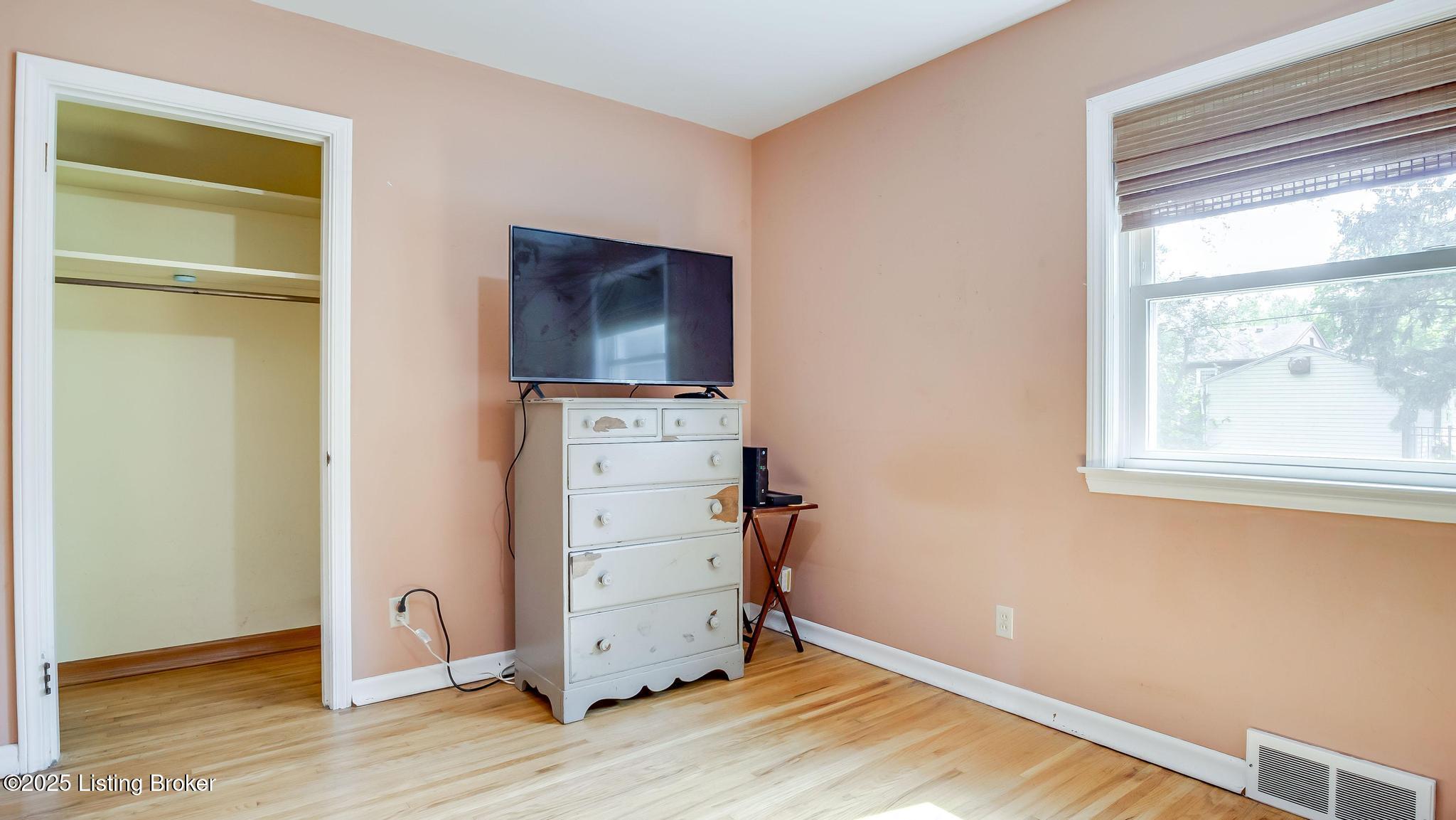 321 Bramton Road Louisville, KY 40207 - Photo 26 of 39 321_BramtonRd_40207_147