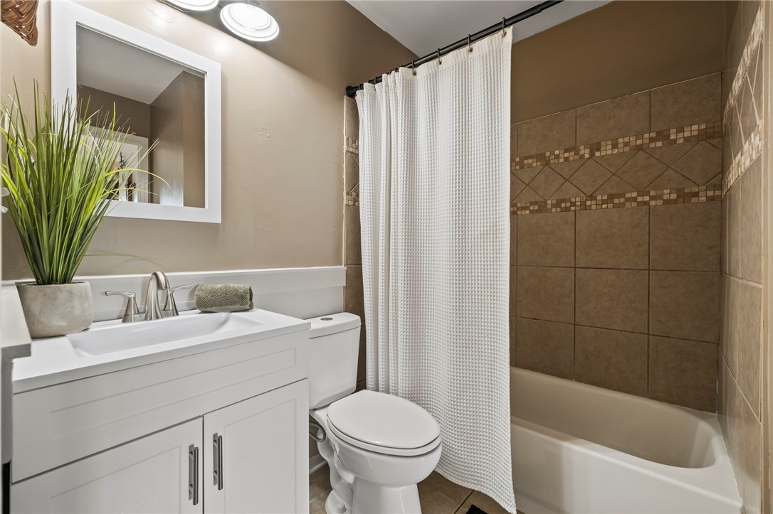 8969 Franklin-Trenton Road Franklin, OH 45005 - Photo 43 of 49 This bath features clean lines and a functional layout.