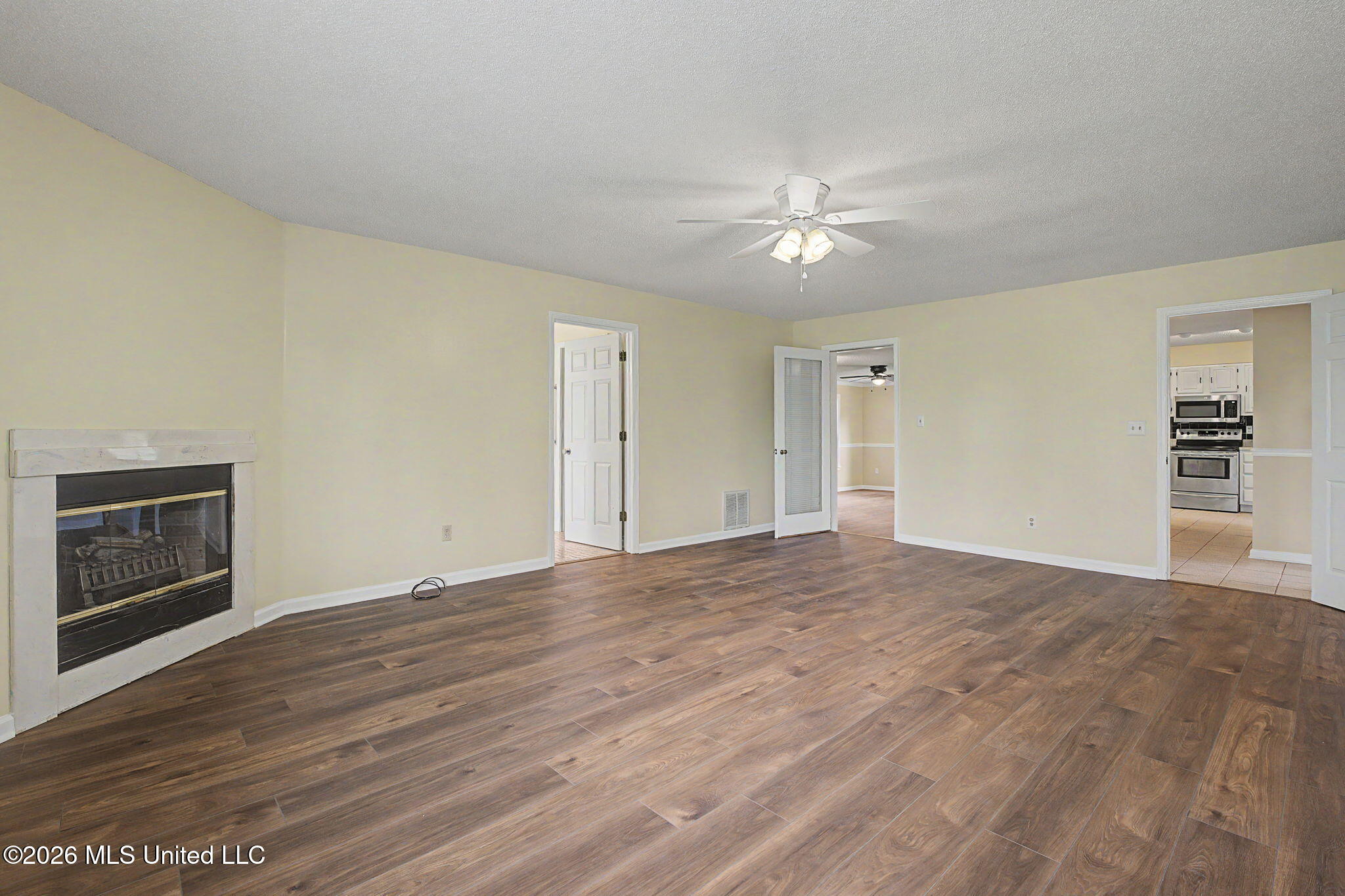 448 Oakley Road Senatobia, MS 38668 - Photo 22 of 61 Primary bedroom!