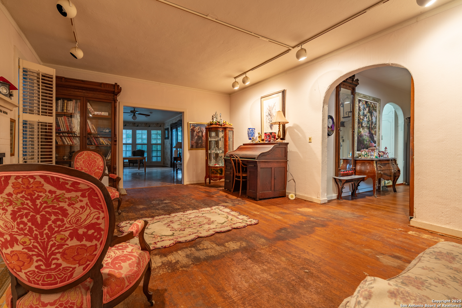 208 Terrell Road Terrell Hills, TX 78209 - Photo 15 of 45
