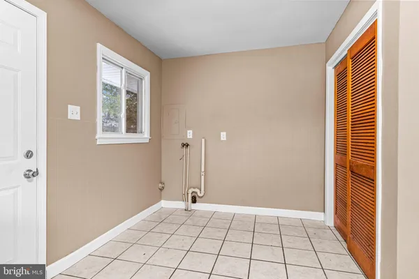 $2,100 | 811 North New Street, Clayton, NJ 08312