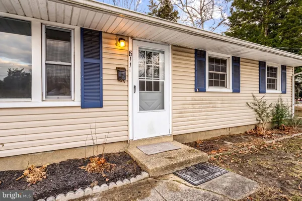 $2,100 | 811 North New Street, Clayton, NJ 08312