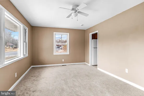 $2,100 | 811 North New Street, Clayton, NJ 08312