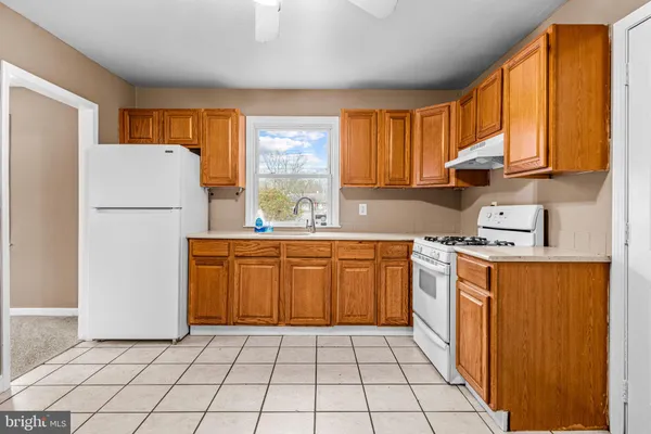 $2,100 | 811 North New Street, Clayton, NJ 08312
