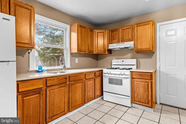 $2,100 | 811 North New Street, Clayton, NJ 08312