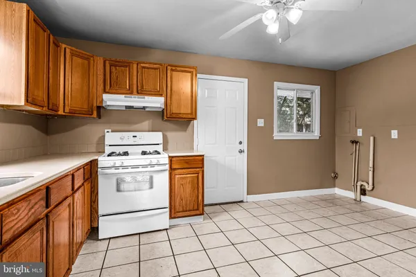 $2,100 | 811 North New Street, Clayton, NJ 08312